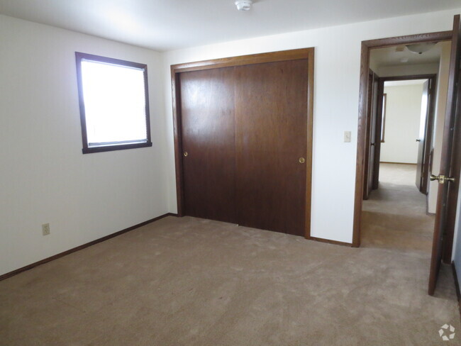 Building Photo - 1632 Carroll Ave Unit #3 upper Rental