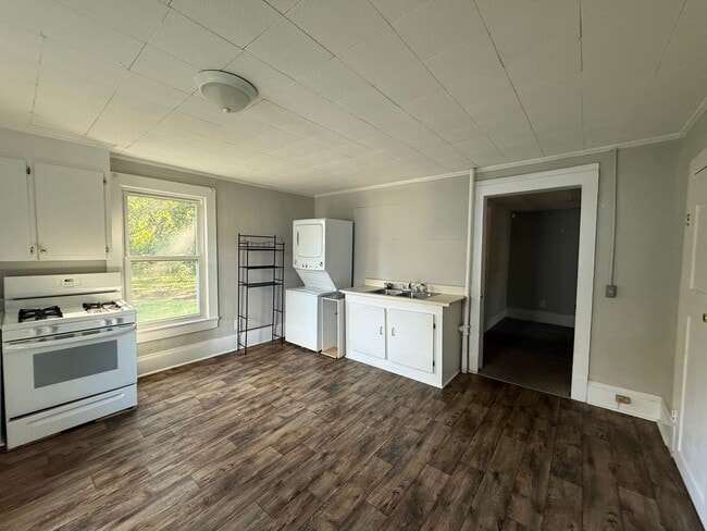 Photo - 202 Magnolia St