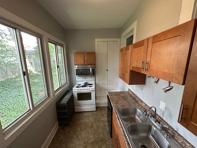 Photo - 355 Lehigh Ave Unidad 355 Lehigh Ave. #1