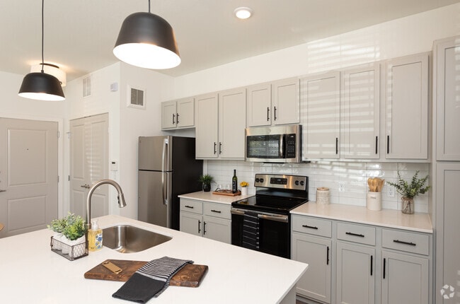 1HAB, 1BA - 629SF Cocina - ABACUS ALAMO RANCH