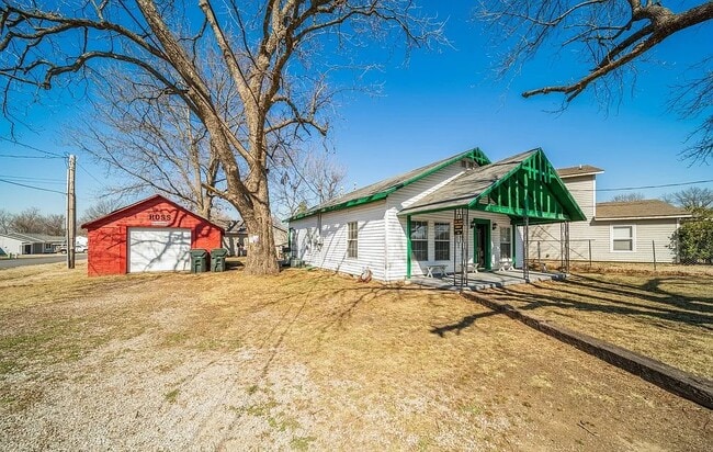 1001 N Chickasaw Ave