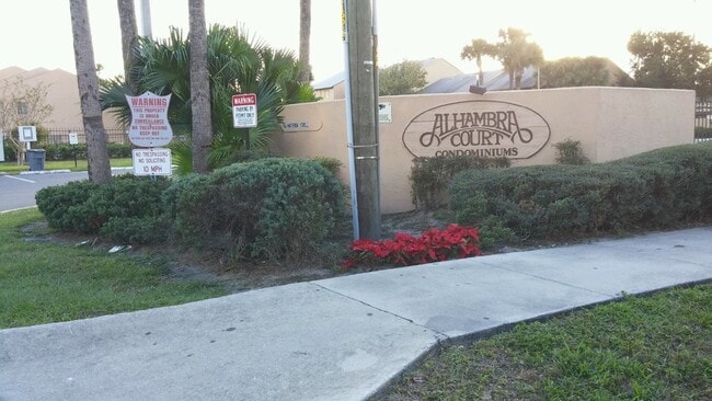 Building Photo - 2/2 @ Alahambra, Orlando Fl