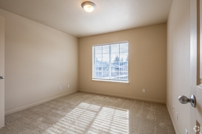 1BR 1BA - 740SF