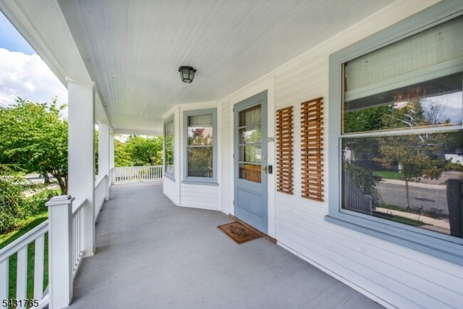 Photo - 294 Claremont Ave