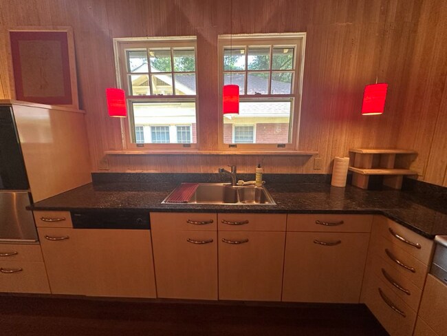 Photo - 571 Page Ave NE