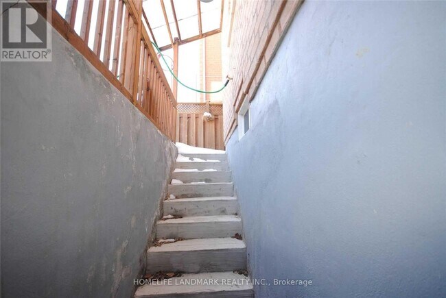 Photo - 23 Houser St