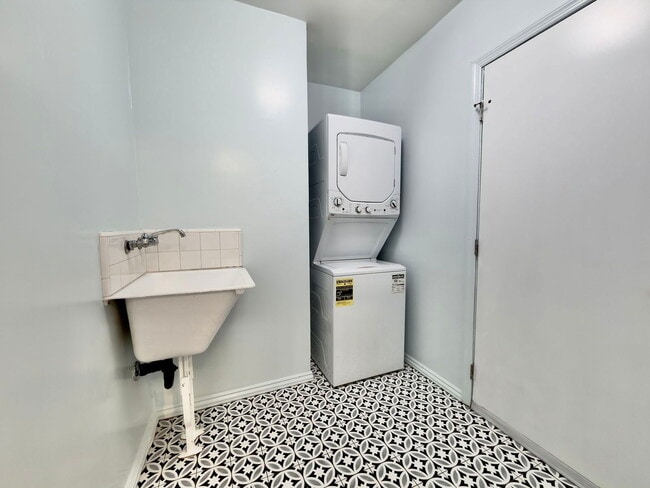 Photo - 1232 Ridgeley Dr Unit .5