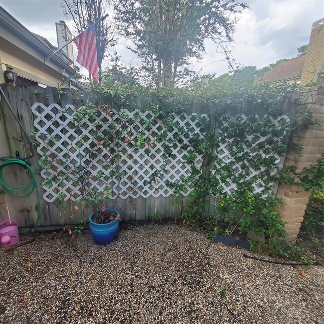 Photo - 726 Country Pl Dr Unidad C