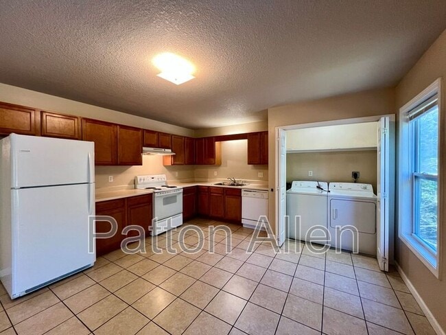 Photo - 6 Zell Ln Unit Apt C