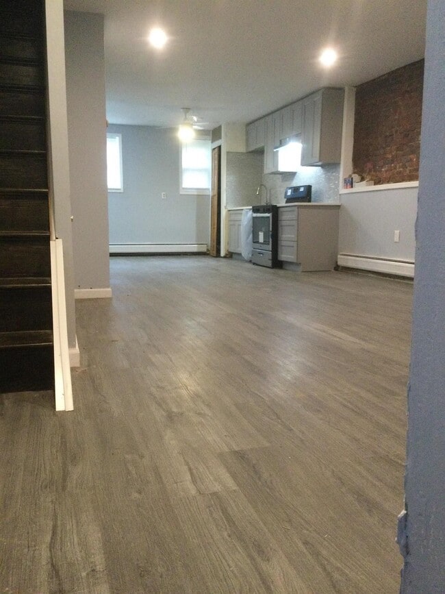 196 Van Horne St Unit 1 - Ground floor