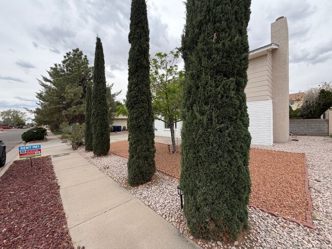 Photo - 3 Bedroom Updated Home Available Near Montano Rd NW & Unser Blvd NW!