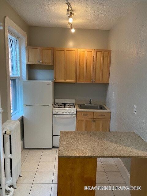 Photo - 72 Revere St Unidad 2F