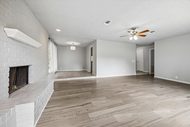 Photo - 2110 Gray Falls Dr