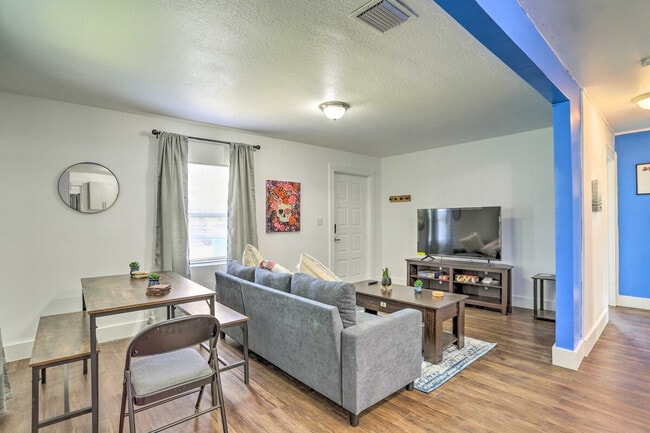 Photo - 1920 NW 47th St Unidad ID1306952P