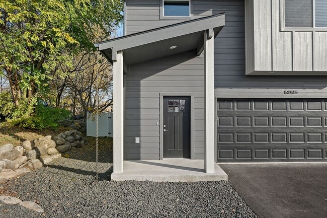 Photo - Modern Valley Town Home!