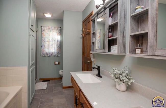 Photo - 2831 SW Bingham Rd