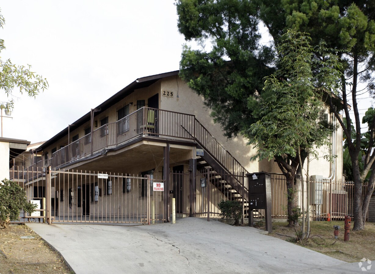 Photo - 225-235 Willie James Jones Ave Apartments