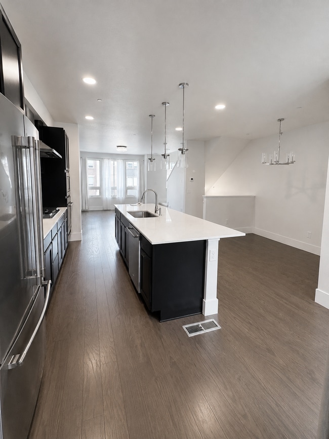 514 Promenade Dr