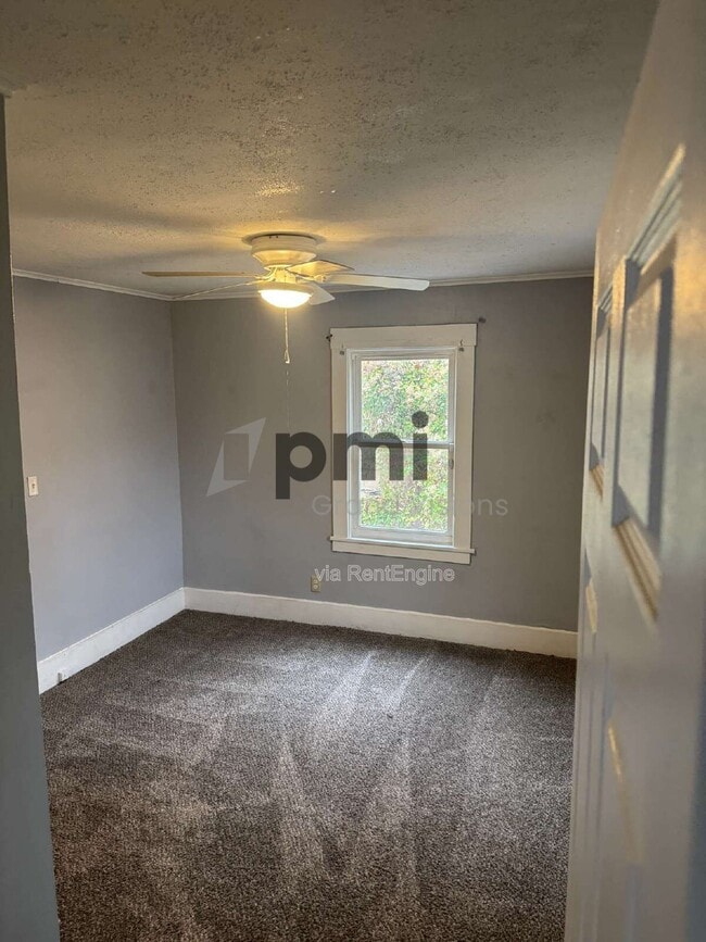 Photo - 1704 N Gulick Ave