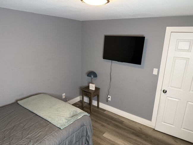 Photo - 1615 Dora St