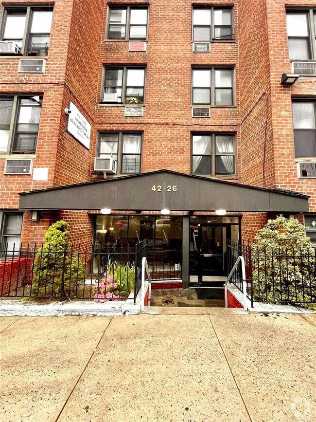 Building Photo - 4226 81st St Unit 3J Rental
