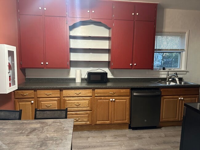 Building Photo - 161 17th St N