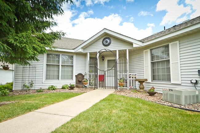 Cottages of Stillwater - Cottages of Stillwater Apartments