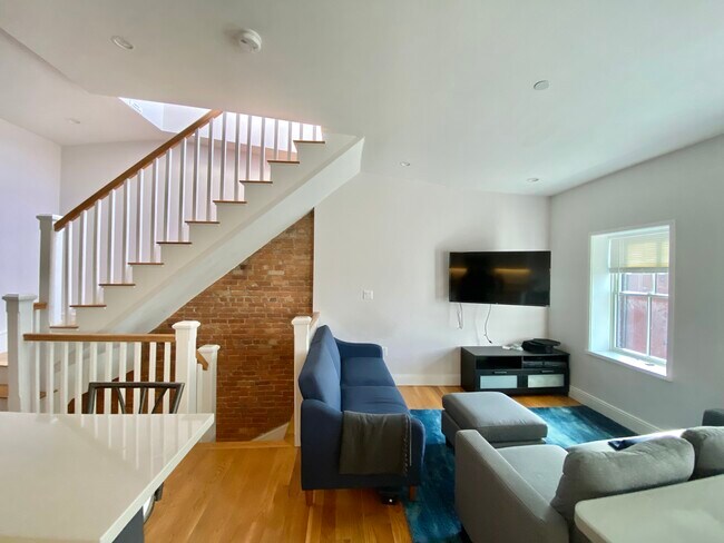 Photo - 11 Highland Park Ave Unit 2