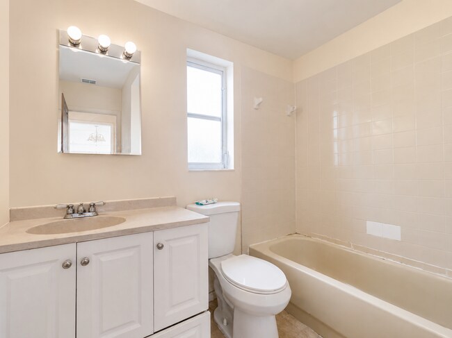 Photo - 3233 Edgewood Ave
