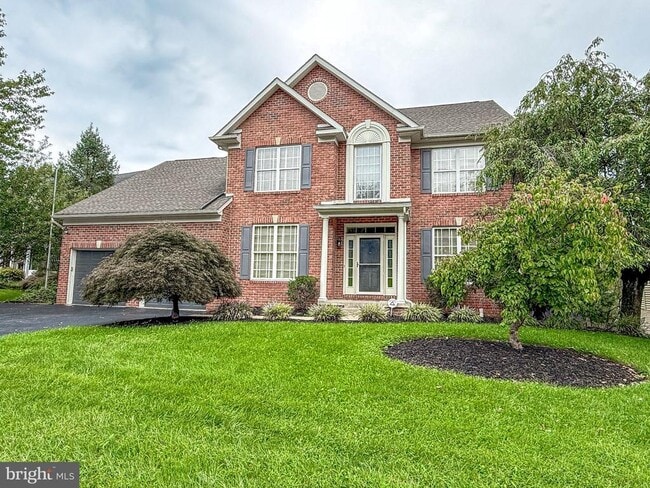 2242 W Greenleaf Dr