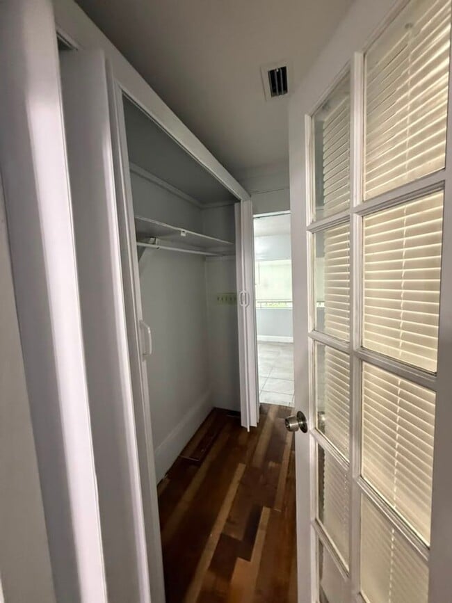 Photo - 110 W 32nd St