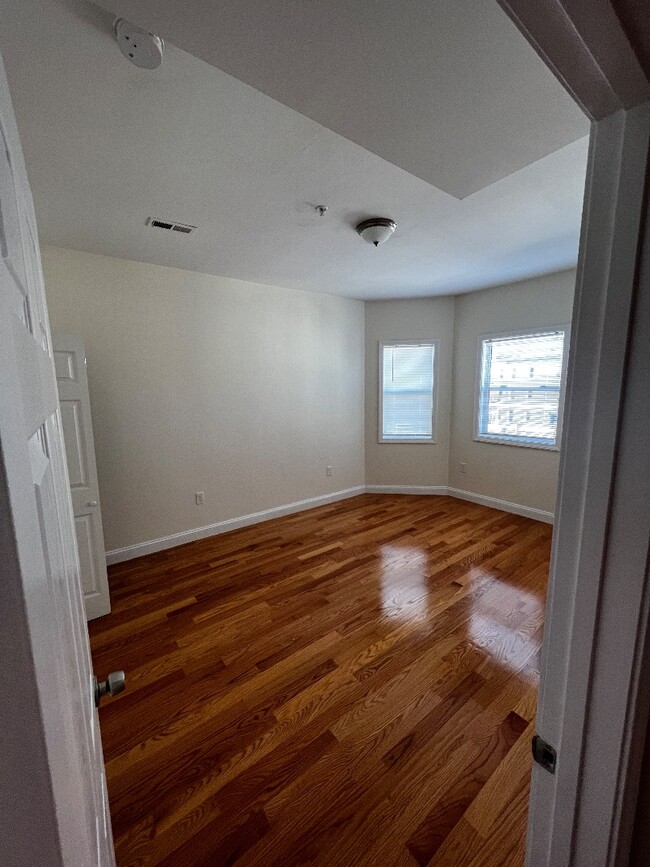 Photo - 57 Woodford St