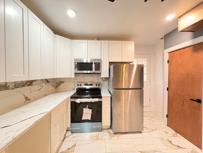 Photo - 5842 Hobart St Unit 3