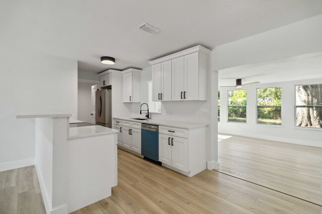 Building Photo - 4970 Brookmeade Dr Rental