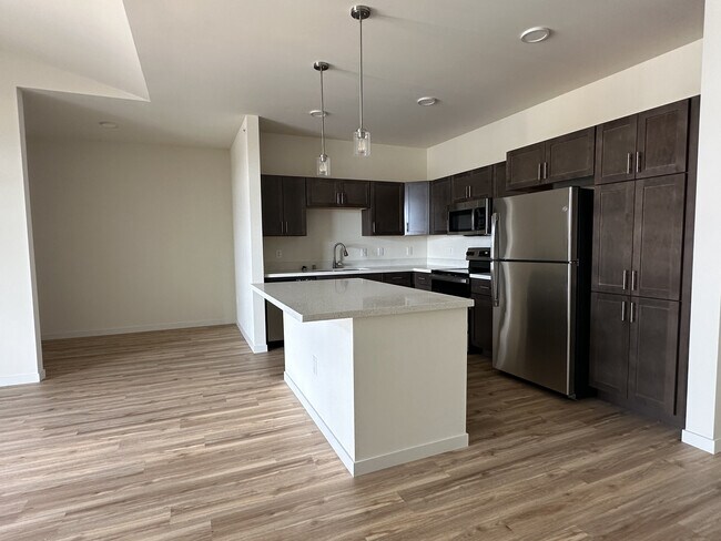 Colorado Commons - 143 N Wildwood St