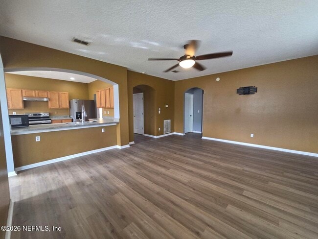 3604 Meadowgreen Ln