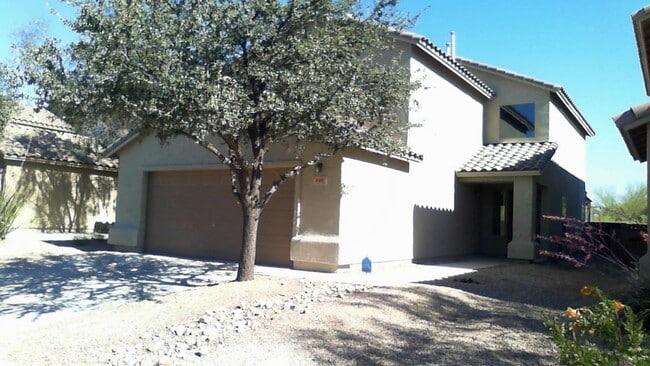 Building Photo - Save with SOLAR Unfurnished 1 loft - 2 c...