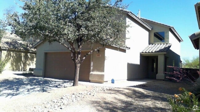 Building Photo - Unfurnished  1 loft -  2 car garage -  3 b...