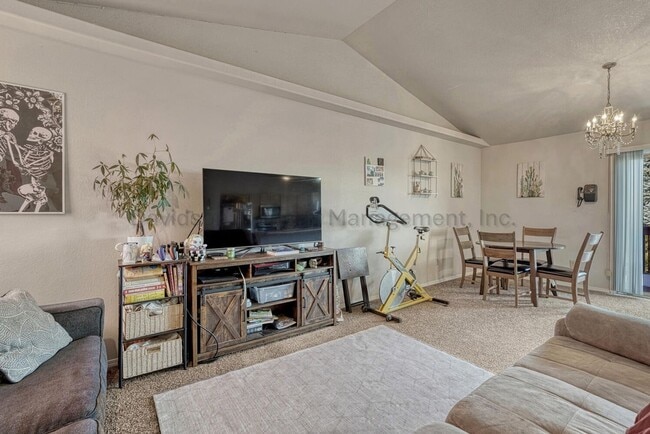 Photo - 1524 Shane Cir