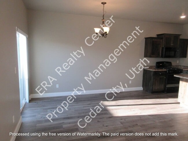 Photo - **Move-In Bonus!!! 3 bed - 2.5 bath - Newer town home living in the heart of Cedar City!
