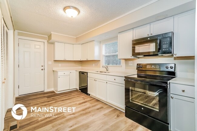 Photo - 639 S Harriet St