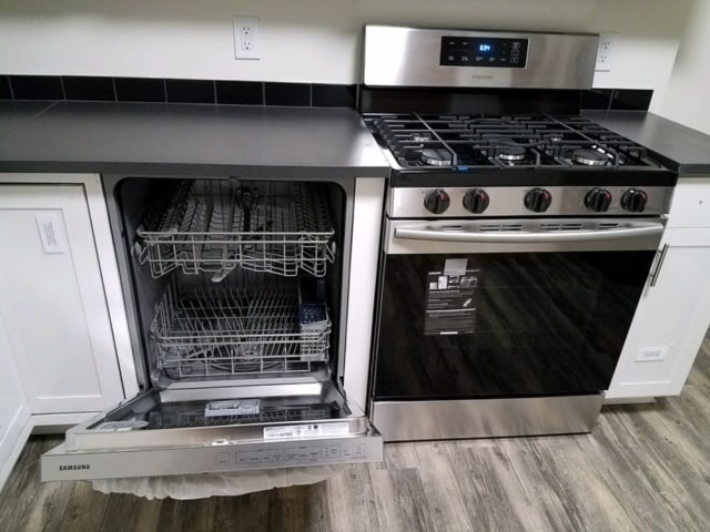 Photo - 3 Bedroom 2 Full Bath TownHouse with 2 car tandem  Parking for Rent