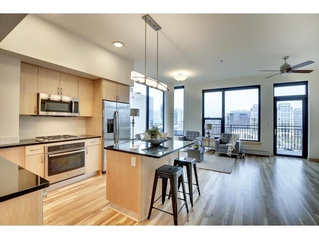 Building Photo - 740 Portland Ave Unit 1008 Rental