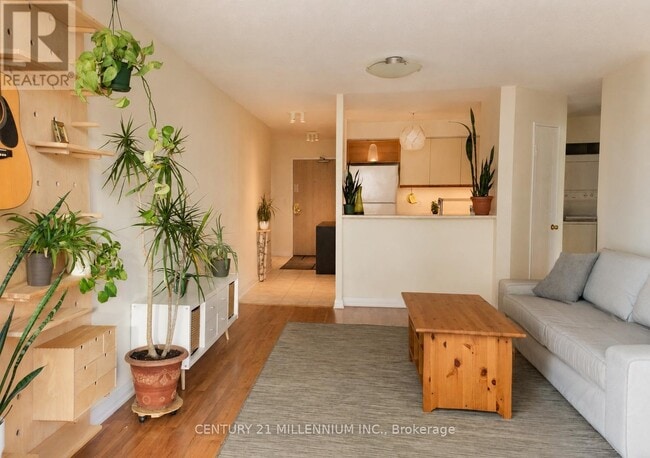 Photo - 140 Dunlop St E Unit 510