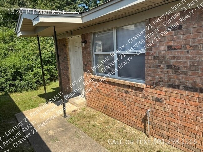 Building Photo - 1320 Plummer St Unit 27 Rental