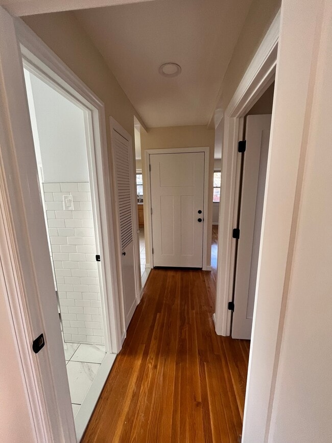 Photo - 0-02 2 St Unit 2