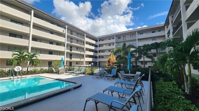 Photo - 2121 Collier Ave Unit 107