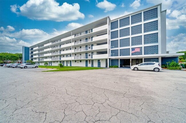 Photo - 950 Hillcrest Dr Unidad 401