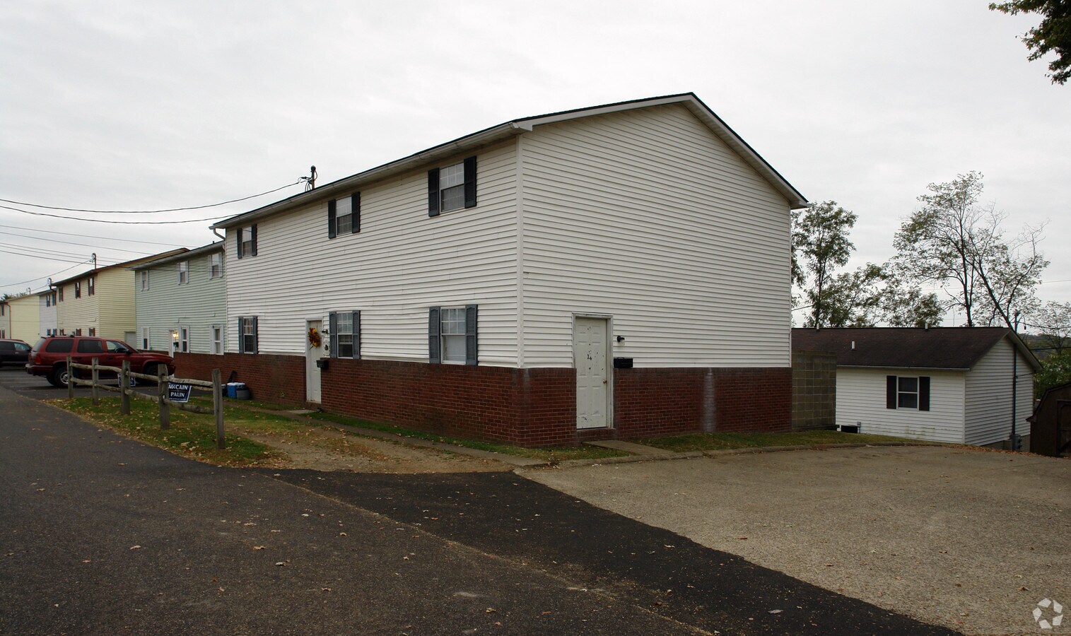 Wyatt Lockwood Apartments - Wyatt Lockwood Apartments