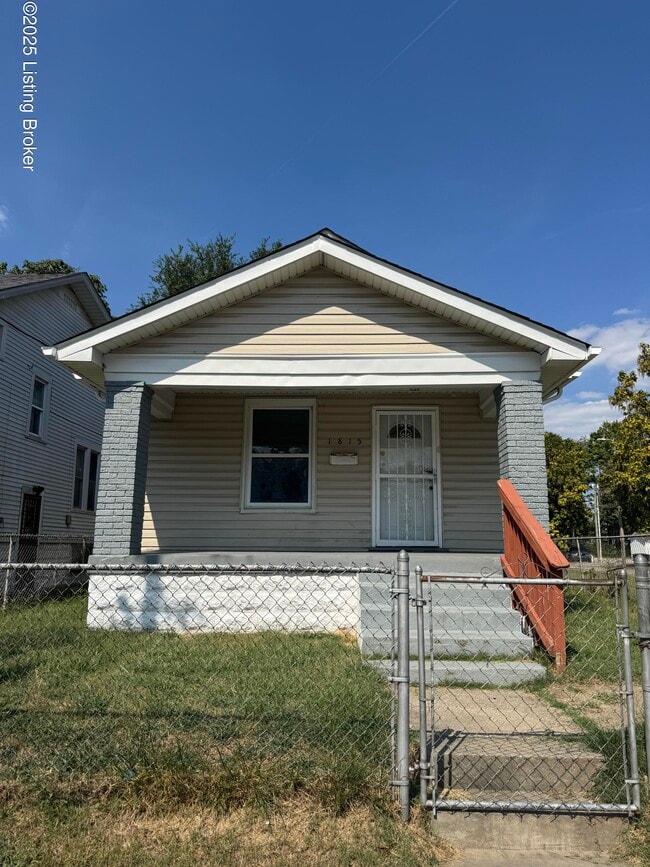 Building Photo - 1815 Wilson Ave